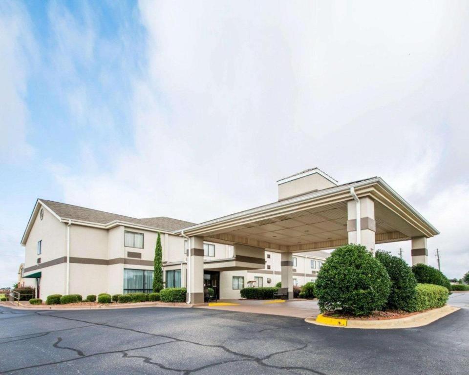 Quality Inn Prattville I-65 Exterior photo