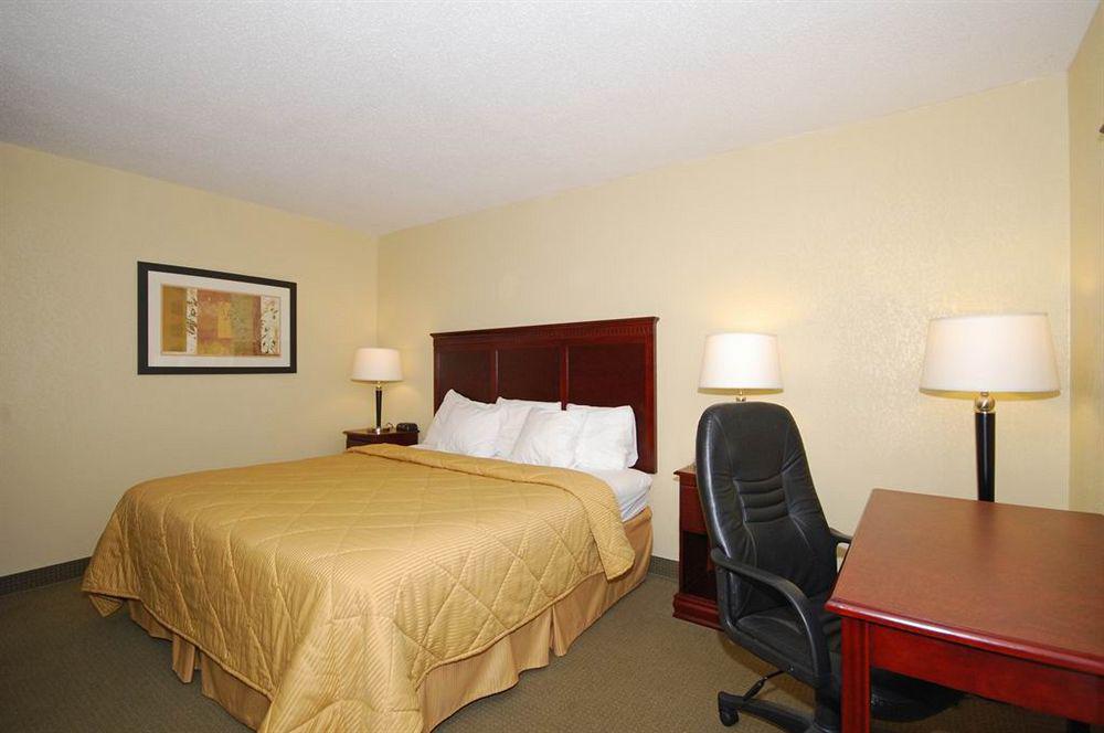 Quality Inn Prattville I-65 Room photo